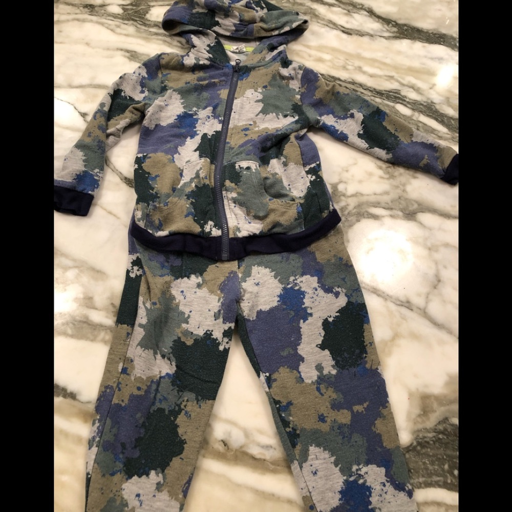 Toddler boys sweatsuit